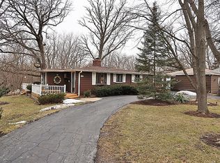 132 Edgebrook Rd, Wood Dale, IL 60191