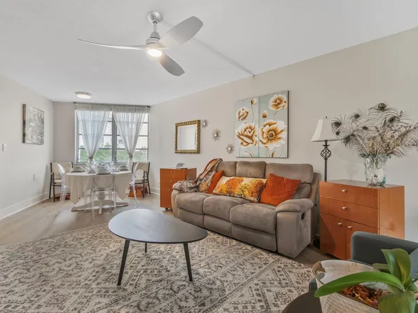 6911 Environ Boulevard #5J, Lauderhill, FL 33319