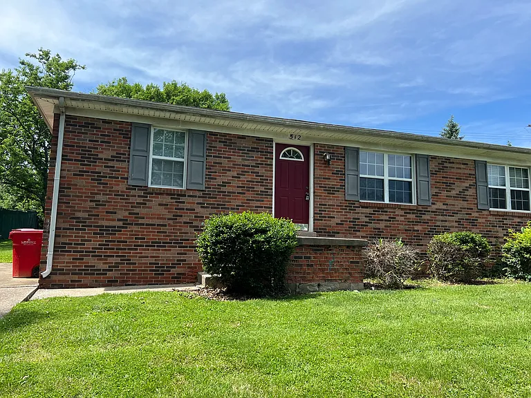 512 Shenandoah Dr — Photo 2