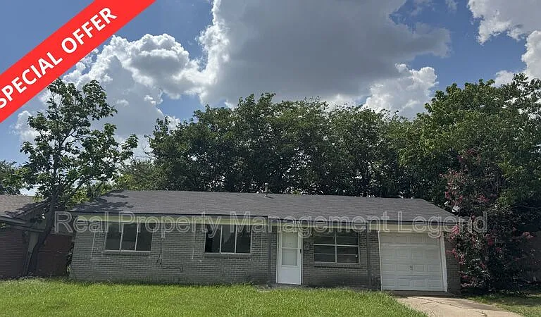 1021 Irene Dr — Photo 1