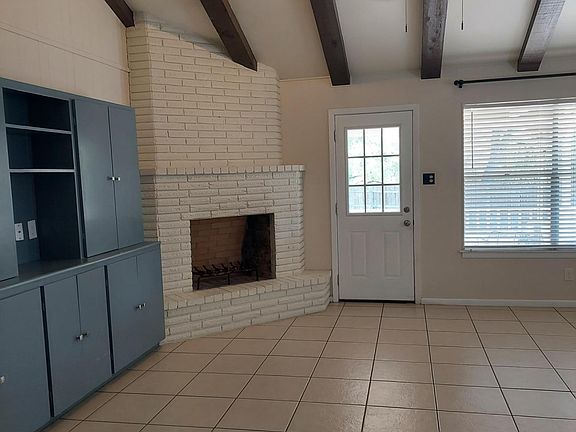 4th image of 502 Oakwood Blvd