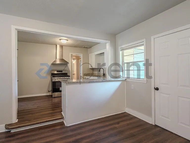 5818 Glenhurst Dr — Photo 14