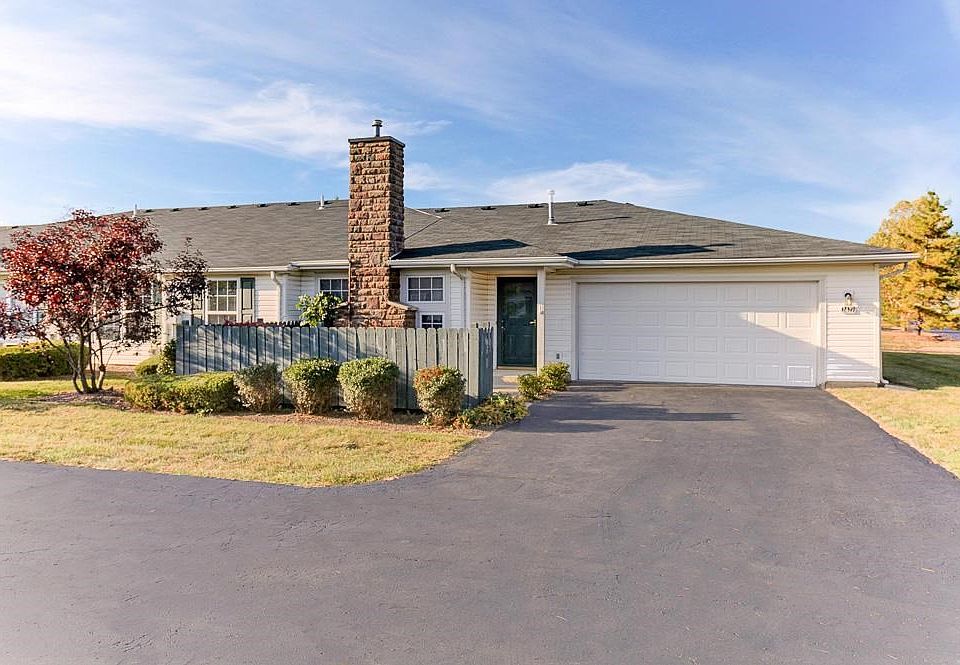1st image of 2427 Crystal Springs Dr