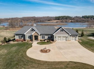 4122 Deacon Ln NE, Solon, IA 52333