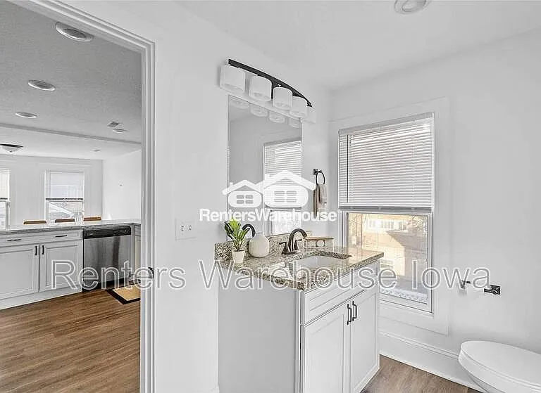544 36th St #2 — Photo 6