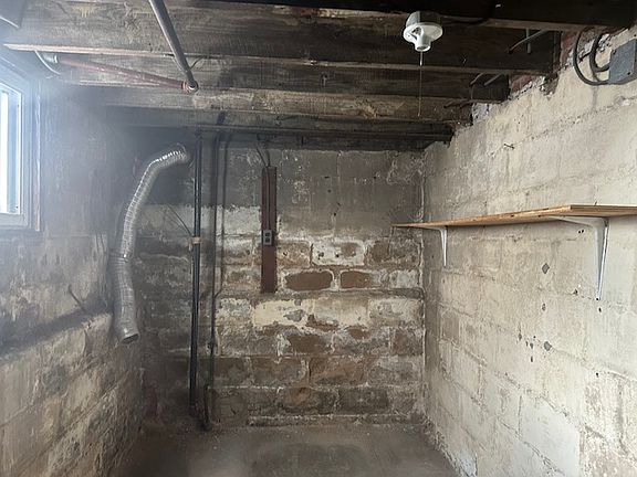 3rd image of 230 Belleville Tpke