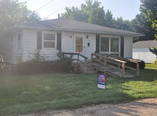 533 Perry St, Barry, IL 62312