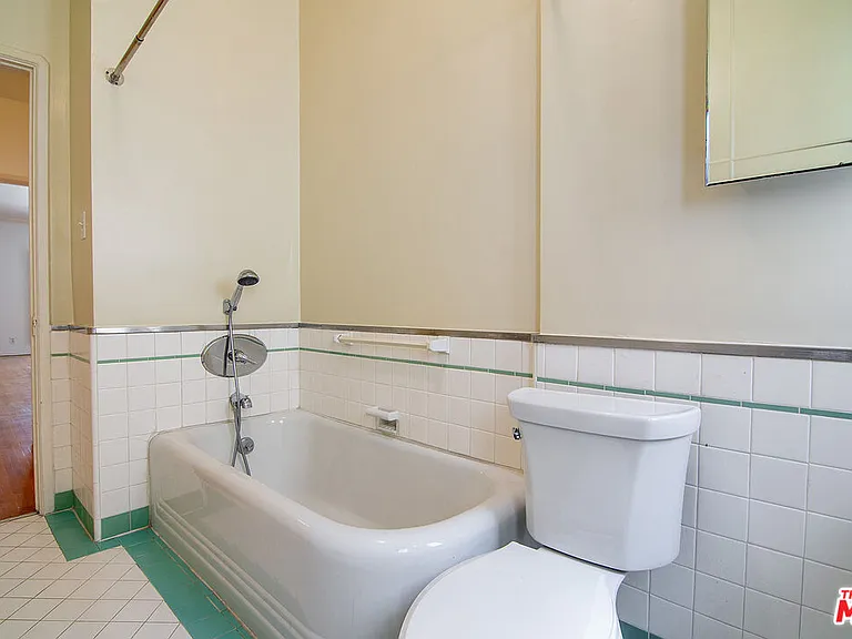 1219 S Alfred St — Photo 15