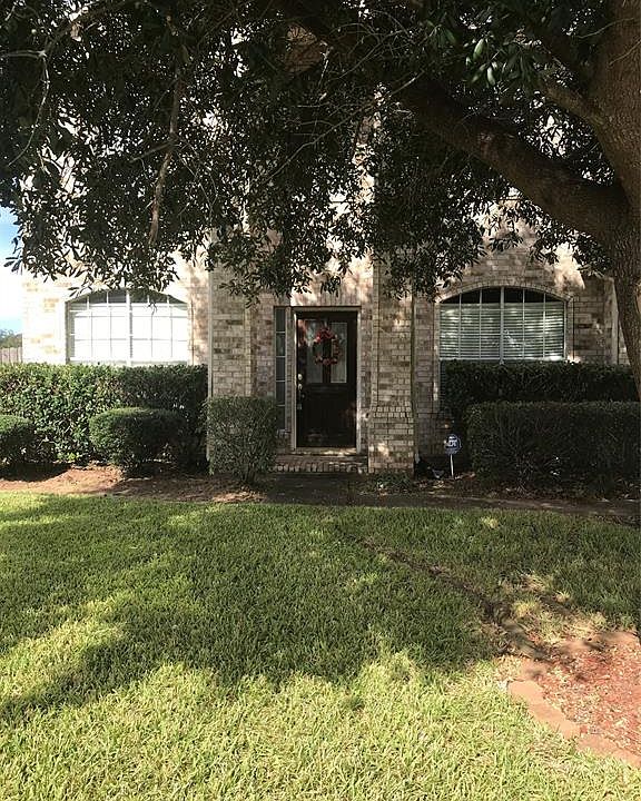 1st image of 2826 Park Springs Ln