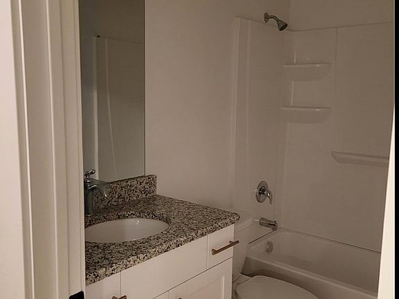 4th image of 343 E Holdaway Ln