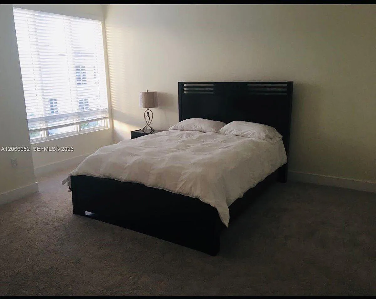 Landmark At Doral Condo — Photo 4