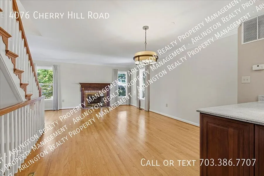 Charming Two-Bedroom, 2.5-Bath Townhouse in Cherrydale! — Photo 4