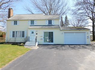 19 Moxon Dr, Rochester, NY 14612