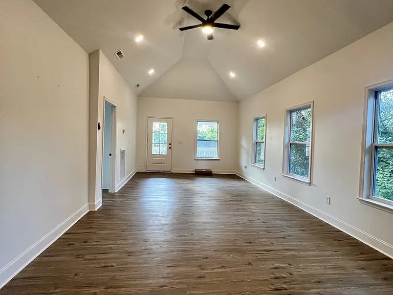 1500 Arlington Ave — Photo 11