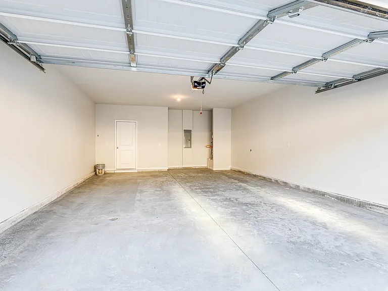 360 Caledonia Ct — Photo 22