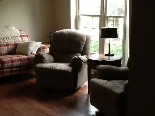 7662 Woodview Dr #17, Waterford, MI 48327