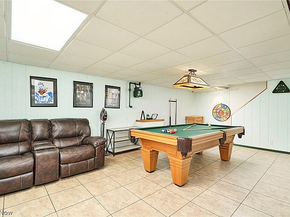 5th image of 1359 Beaconfield Rd