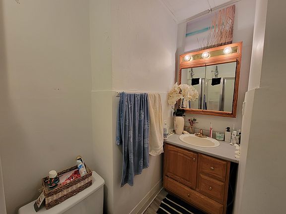 3rd image of 1104 W 22nd St APT A
