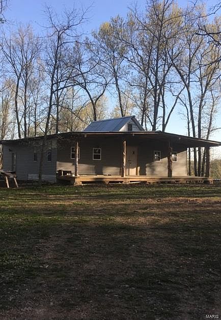 1st image of 2000 Country Acres Ln