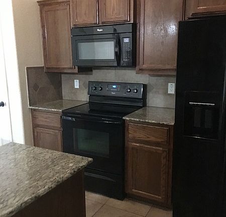4th image of 3901 Salt Fork Dr