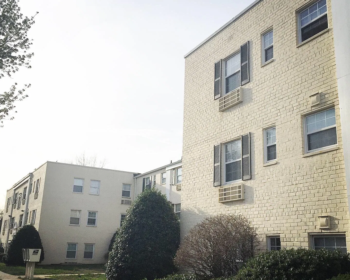 2305 Farrington Ave — Photo 1