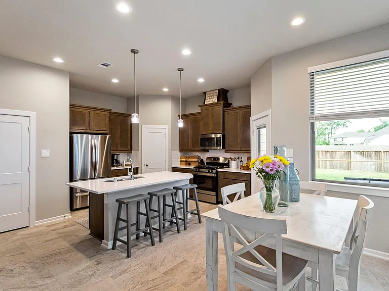 1531 Rustling Creek Dr — Photo 8