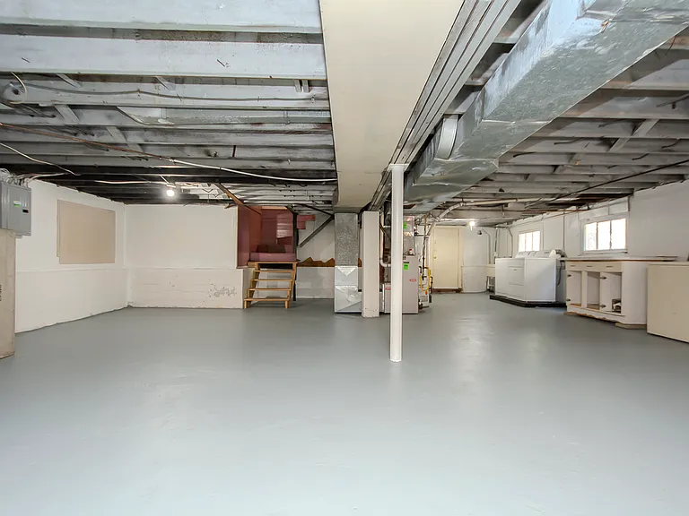 1613 Edgeland Ave — Photo 18