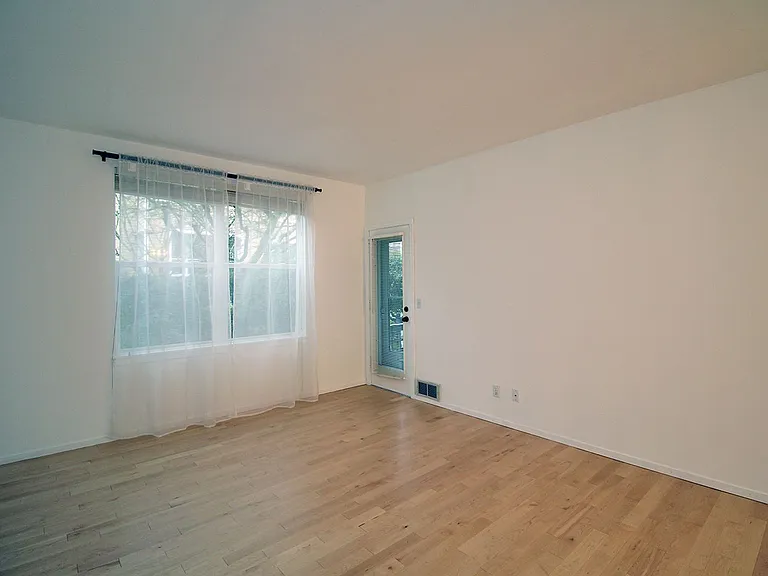 1710 S Harbor Way #205 — Photo 13