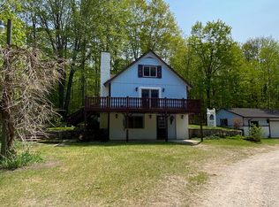 10591 Aylsworth Rd, Beulah, MI 49617