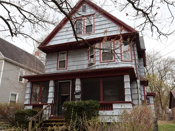 96 Hall St, Akron, OH 44303