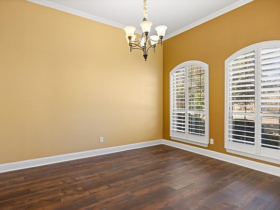 3rd image of 8526 Kingsley Cir