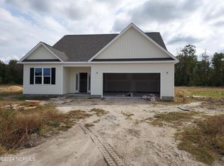 636 Bright Harvest Dr, Maysville, NC 28555