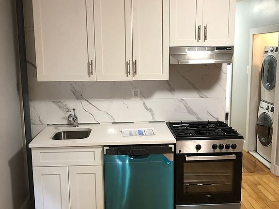 2nd image of 449 W 51st St #1RR4