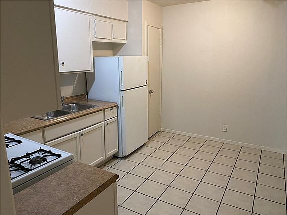 5th image of 2204 Mission Hill Cir APT 101