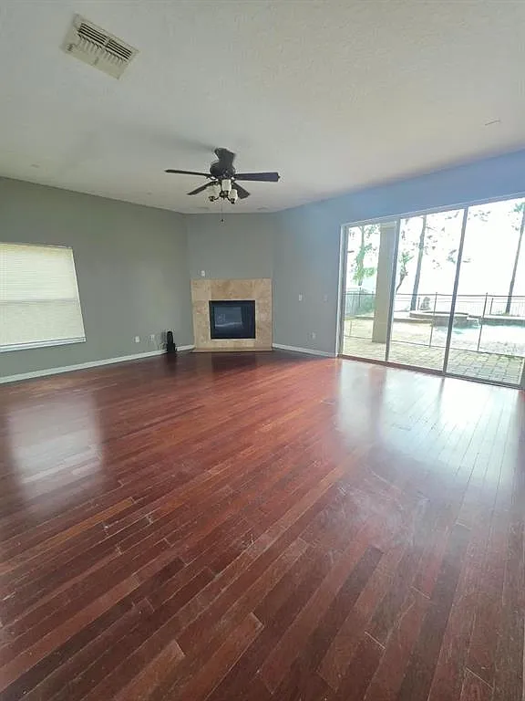 5 bed, 4.0 bath, 4022 sqft, $3,995 — Photo 4