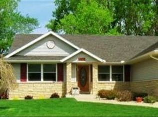 4449 El Camino Real Dr, La Crosse, WI 54601