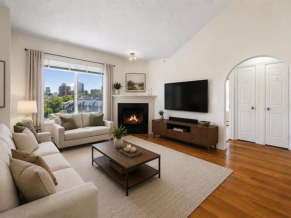 5th image of 1110 SE 17th St SW #404