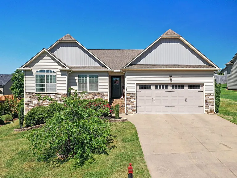 526 Cornucopia Ln — Photo 4