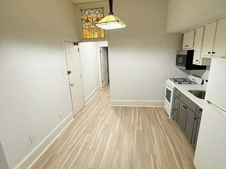 635 G St SE #2 — Photo 8