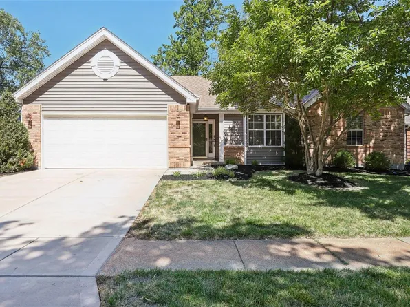 16321 Fullerton Meadows Dr, Ballwin, MO 63011