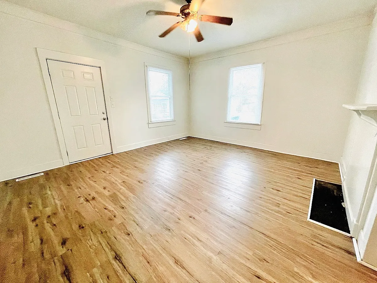 Building Photo - 326 Hudson St #1