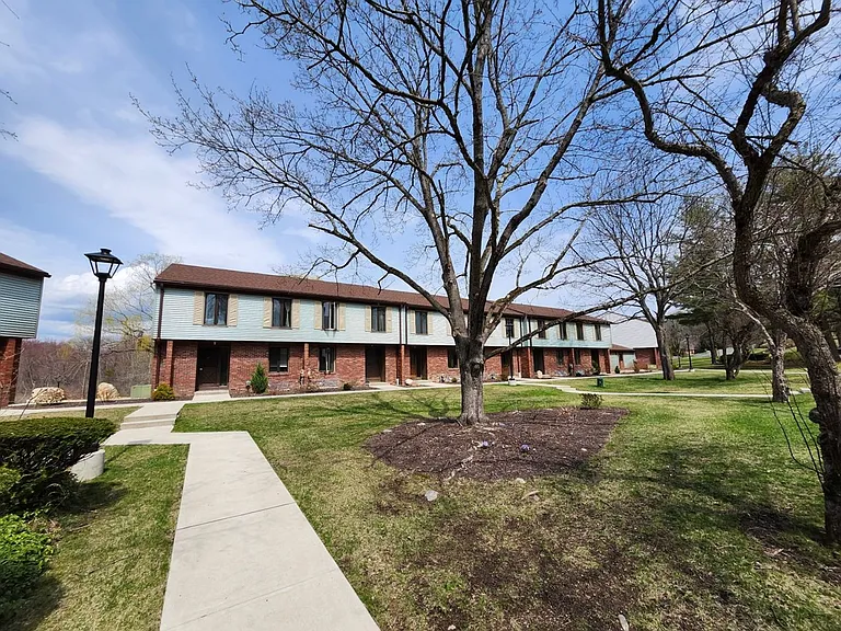 10 Winston Ct — Photo 16