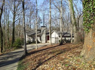 4092 Chestnut Dr, Flowery Branch, GA 30542