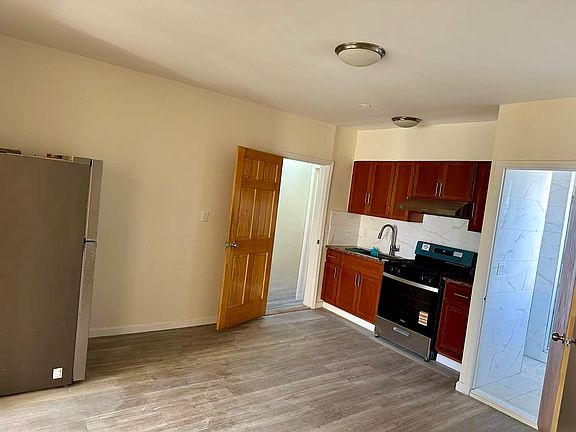 4th image of 4017 Avenue U #2