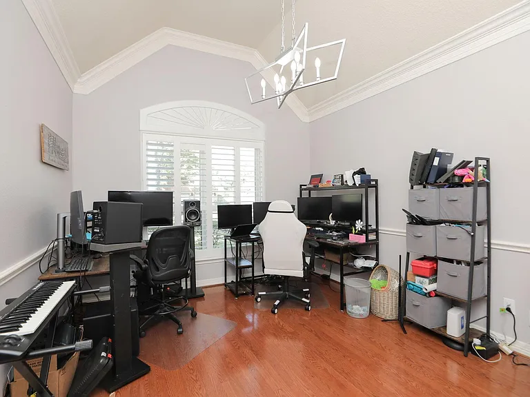 8410 Brighton Lake Ln — Photo 10