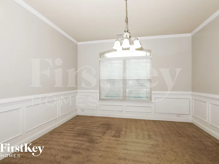 1000 Yorkshire Dr — Photo 4