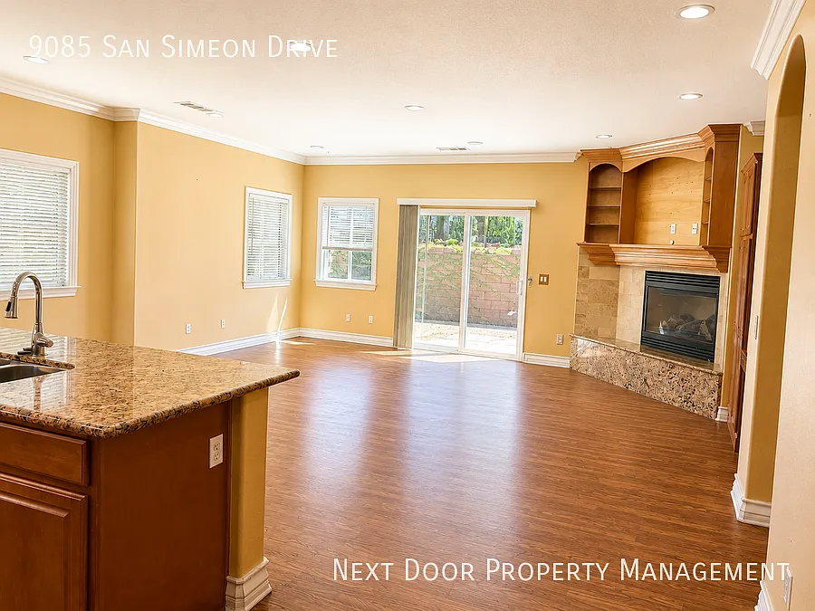 Spacious 3-Bed, 3-Bath + Bonus room as office/den. Great room - Open Kitchen with island. Gem in ... — Photo 4