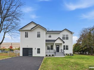 20 Barnsdale Rd, Wayne, NJ 07470