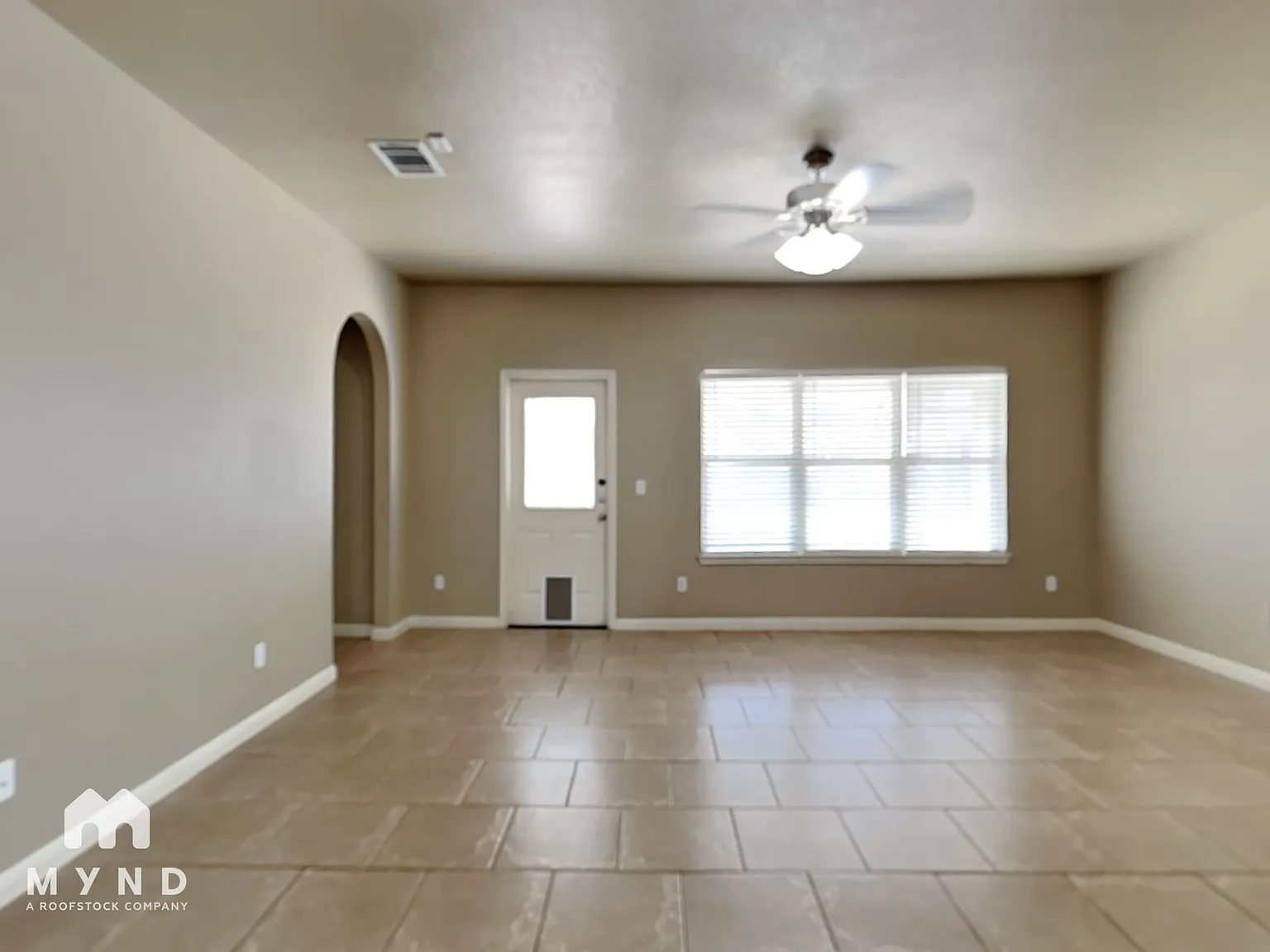 3 bed, 2.0 bath, 1275 sqft, $1,450 — Photo 2
