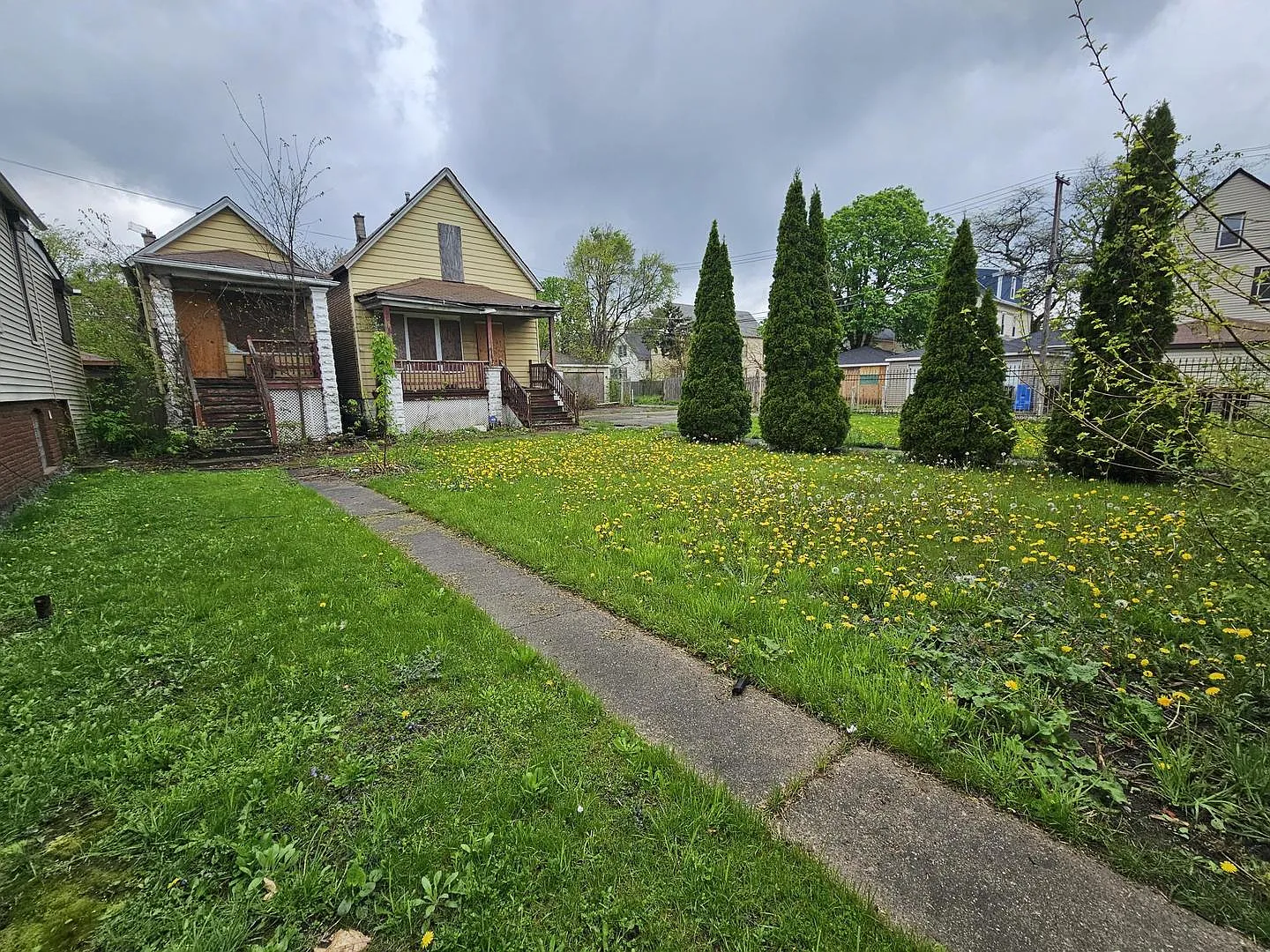 11920 S Calumet Ave photo 1